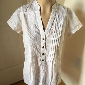 Old Navy White Pleated Vneck Button Down Tunic Top